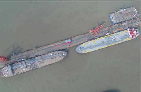 江南造船为富中海运建造的两艘84000立方米液化气船正式命名
