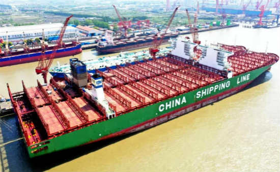 上海中远海运重工330吨“巨无霸”脱硫塔改造顺利告罄