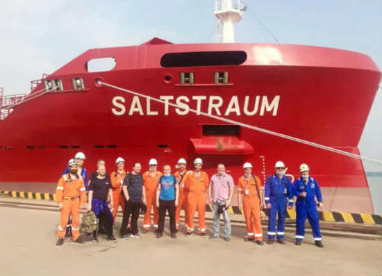 扬州金陵船厂9900吨不锈钢化学品3#船交船