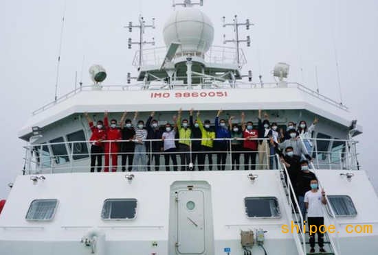 渔业航母“蓝海101”号凯旋青岛