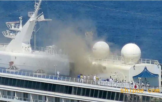 日本最大邮轮突发火情 30多辆消防车前往灭火