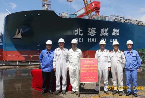 广船国际为北海船务建造的6.5万吨原油船3号船出坞