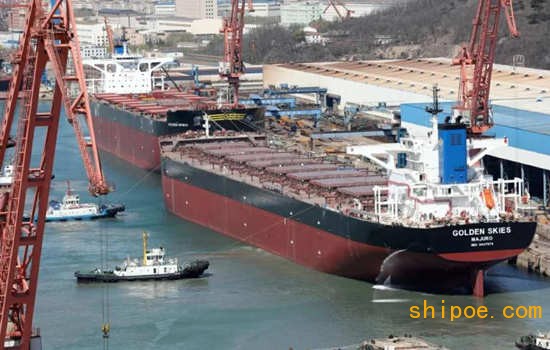 大船集团渤船重工交付2020年第4艘21万吨散货船