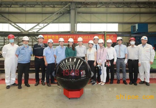 龙穴厂区正举行德翔海运有限公司2700TEU首制船（H5681）的开工仪式