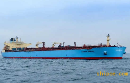 大船集团为马士基油轮建造的新一代成品油船系列船首制船命名