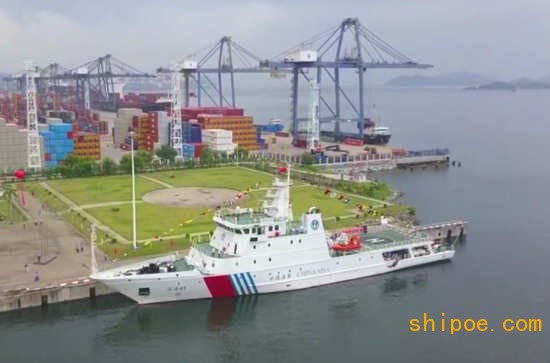 “深海01”海上危险品应急指挥船在深圳正式入列