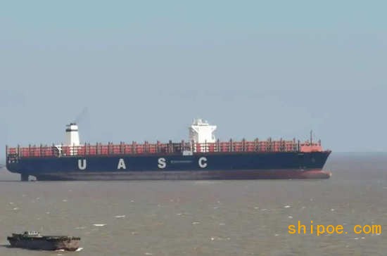 上海华润大东：15000箱集装箱船进厂加装LNG双燃料舱