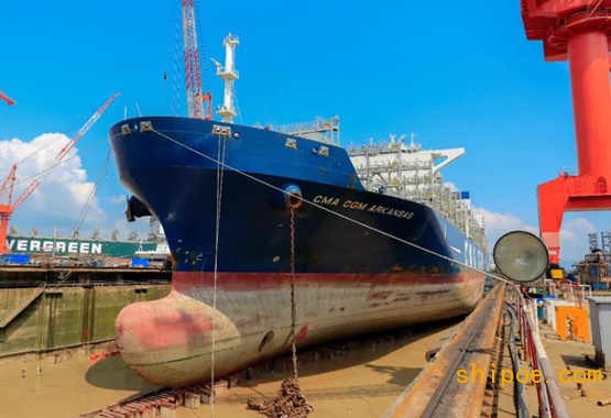 舟山中远海运重工高效完成达飞10034TEU集装箱船“阿肯色”轮脱硫改装工程