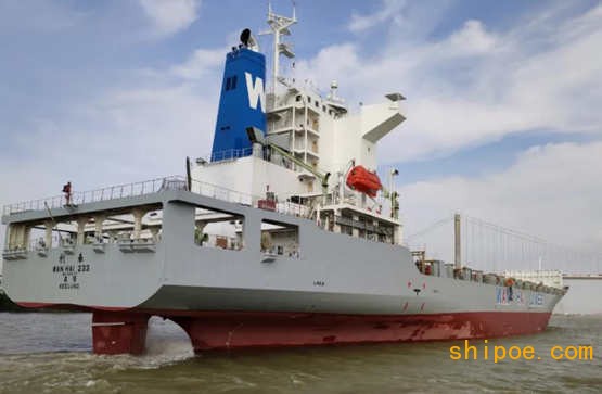 广东中远海运重工圆满修理万海航运6艘同期在厂集装箱船