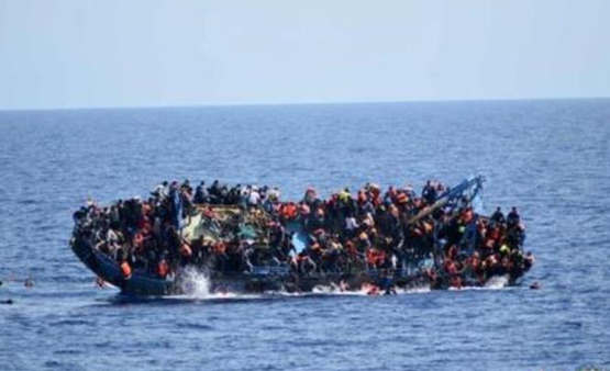 非洲西部海域一艘难民船遇险 致50余人不幸丧生