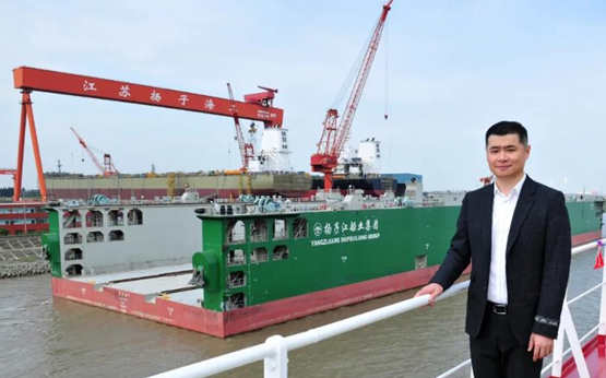 扬子江船业2020年第三季度的毛利润13亿元人民币，同比增长19%
