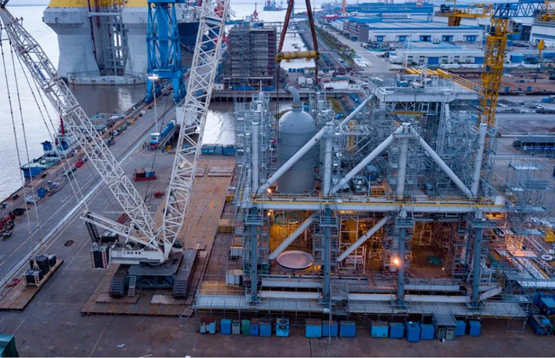 南通中远海运船务M019模块项目实现重大节点工程