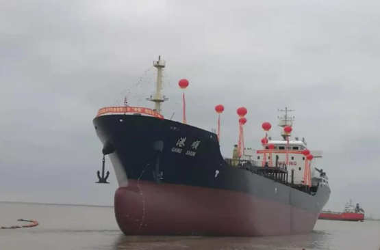 康富科技助力集胜造船10000吨级油船顺利上水