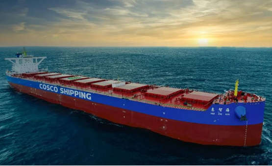 扬州中远海运重工首制21万吨散货船顺利交付