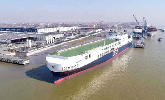 南京金陵船厂丹麦6700米车道货滚船试航归来