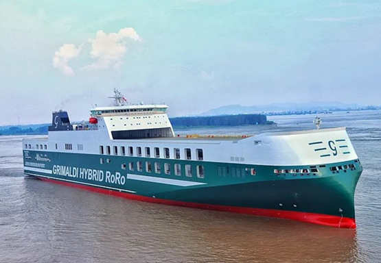 南京金陵船厂交付第二艘意大利7800米车道货滚船