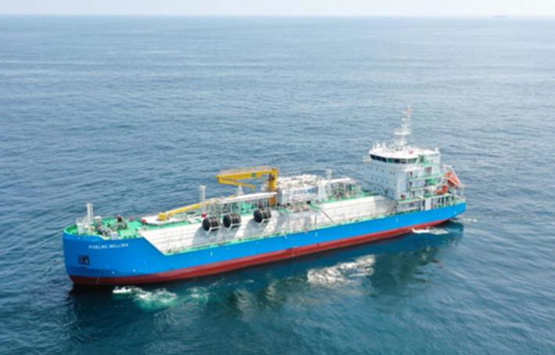吉宝海工交付新加坡第一艘LNG加注船