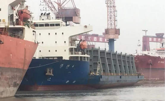 国内首艘LNG罐箱大型专用运输船在中船澄西改装完工