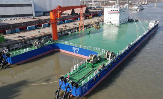 天津港航工程“港航驳5”在大津重工正式交付