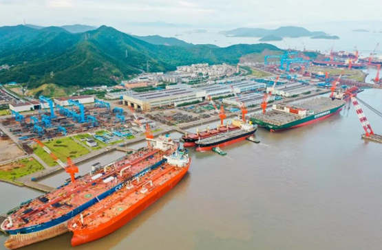 舟山中远海运重工圆满承接完工8艘40万吨级VLOC脱硫装置改装工程