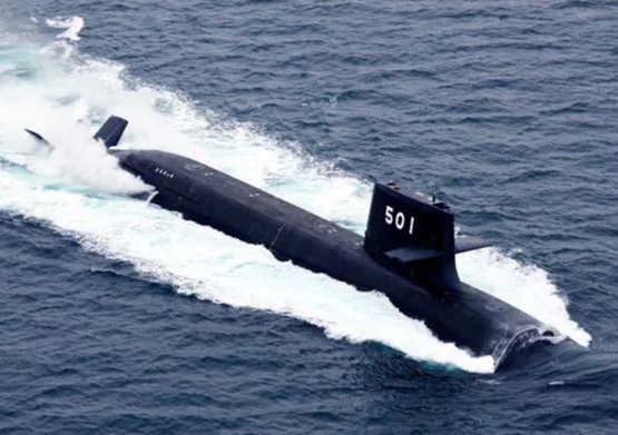 日本自卫队“苍龙”号潜艇今天上午和货船相撞