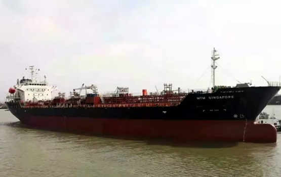 上海中远海运重工助力“新加坡”轮艉轴换新节约五天船期