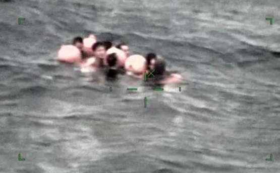 中国籍船只冲绳石垣岛北部倾覆，7人落水，日方正救助