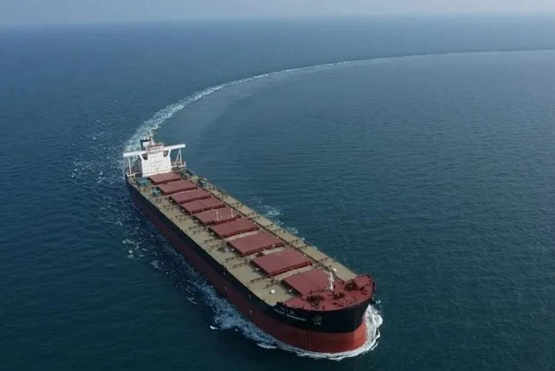 外高桥造船：工银租赁21万吨散货船H1519船试航凯旋
