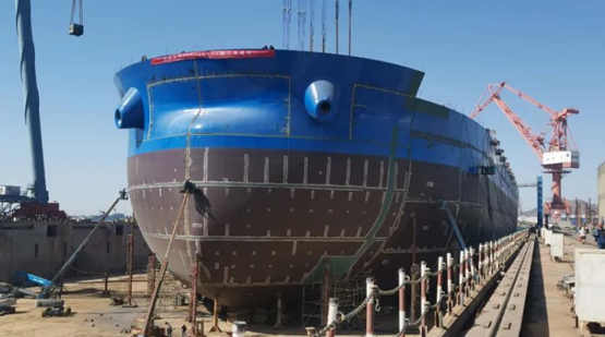 渤船重工为天津新港船舶重工整包建造325000吨矿砂船4号船实现主体成型节点