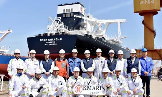 扬子江船业首制32.5万吨VLOC顺利出坞