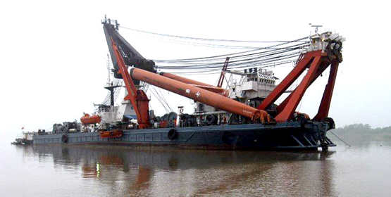 “勇士号”大型工程船使用鱼童油漆