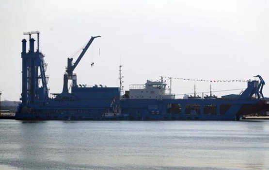 埃及苏伊士运河管理局接收大型挖泥船