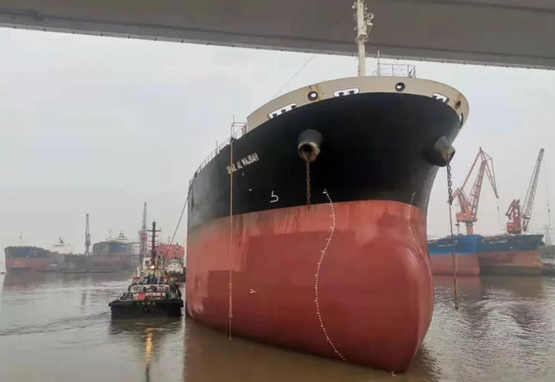 广东中远海运重工：“瓦杰巴”轮球鼻艏抢修记