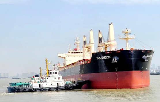 扬子江船业集团新扬子造船有限公司为SEA BREEZE GMBH&CO.KG船东建造的一艘38500DWT散货船