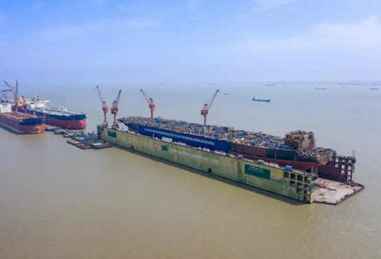 “猎鹰”轮在上海中远海运重工完成二次进坞重要节点