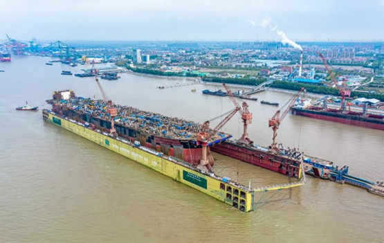 “猎鹰”轮在上海中远海运重工完成二次进坞重要节点