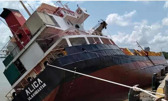 一船舶倾倒，18个集装箱落水，事发越南最大港
