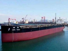 青島北海造船兩艘21萬噸散貨船順利出塢