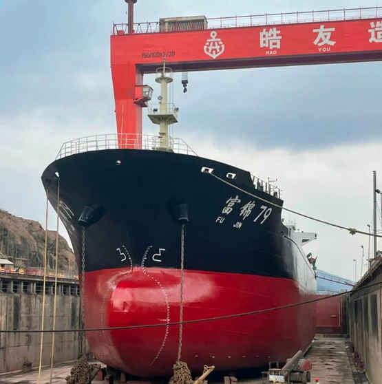 鱼童船舶漆服务的106m甲板驳中川138（）