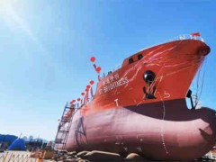 五洲船業為興通海運承建的12000DWT雙向不銹鋼化學品船“興通開明”順利上水