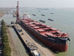 新时代造船21万吨LNG双燃料动力散货船码头周期刷新记录用时29天