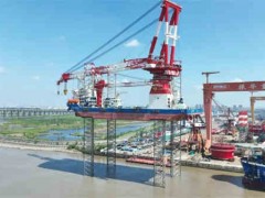 上海振新船务1600T风电安装平台项目顺利完成全程抬升试验