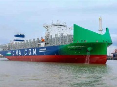 中国船舶沪东中华交付第4艘13000TEU双燃料集装箱船