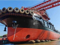 苏洋船厂承建65米溢油回收船顺利下水